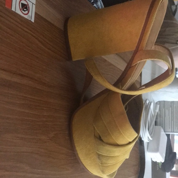 Platform heels - Picture 3 of 5